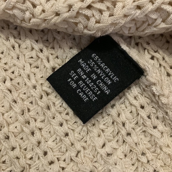 𝅺Moon & Madison Knit Crop Top Cream See Through  Size L - Picture 6 of 6